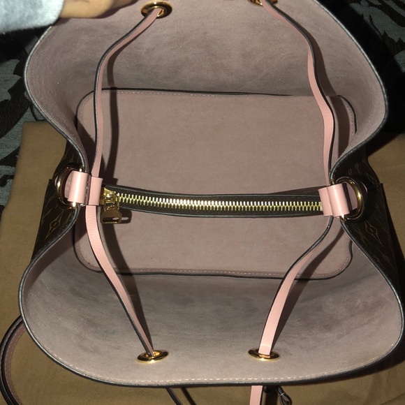 Louis Vuitton Neo Noe (in rose poudre)⭐️SOLD⭐️ - Picture 7 of 8